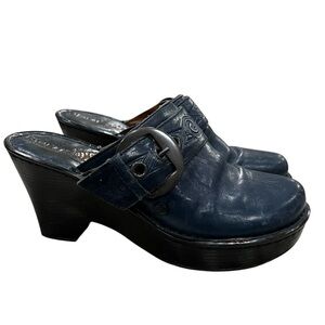 Born women’s 8 Leather Dark Blue Floral Embossed Slip On Mule Clog Platforms Y2k